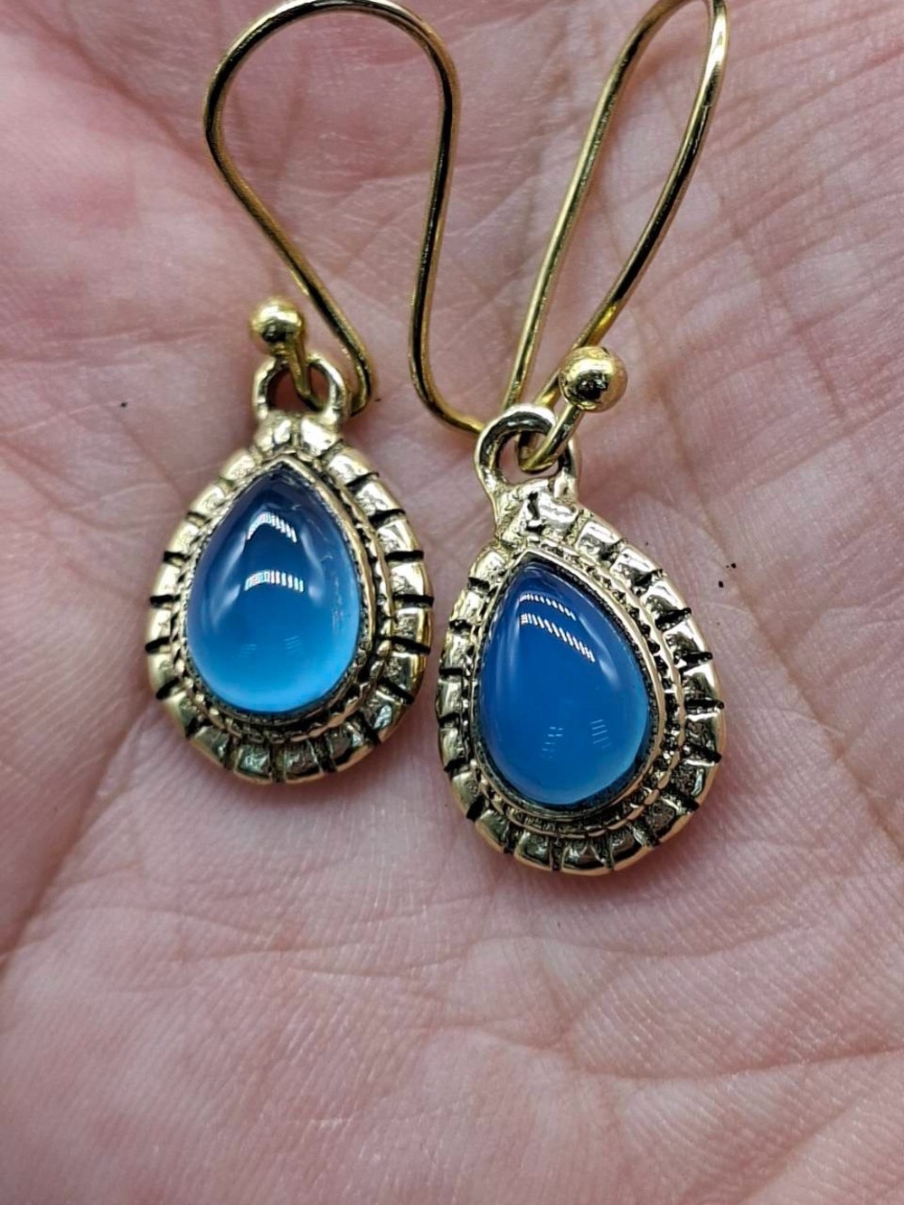 Vintage Style Gold Tone Dangle Earrings Featuring TearDrop Shaped Blue Cabochon